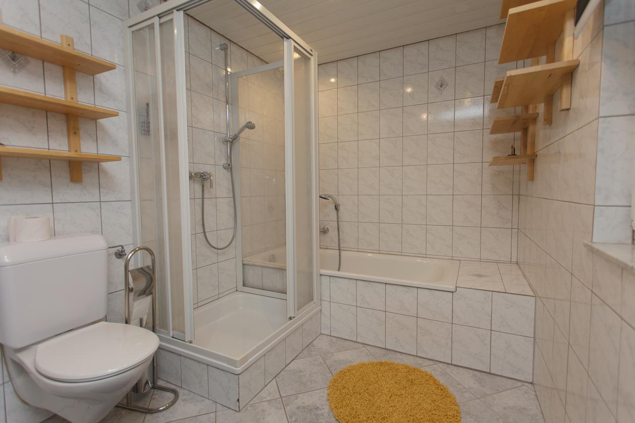 Haus Am Asang Hotel Löwenstein Kültér fotó